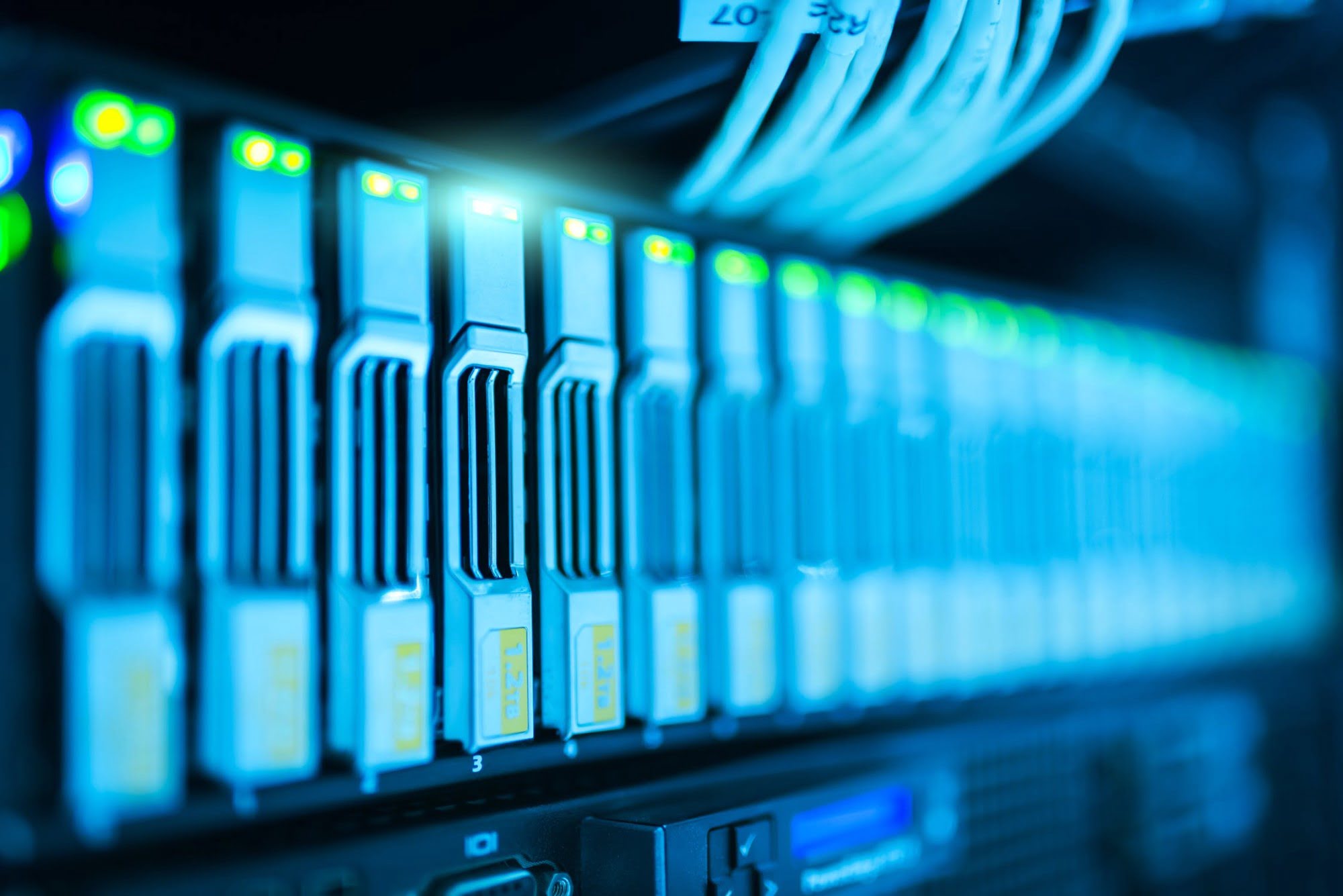 A Must-Know Guide to the Pros and Cons of Server Colocation